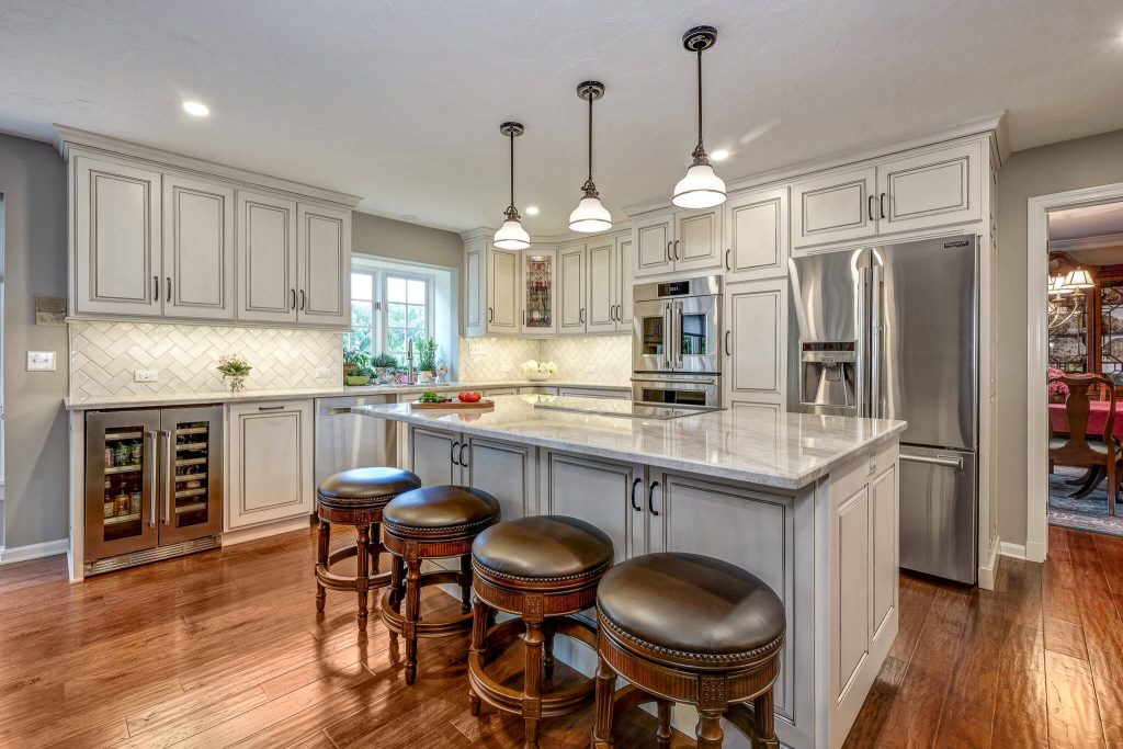 marble-countertop-kitchen-island